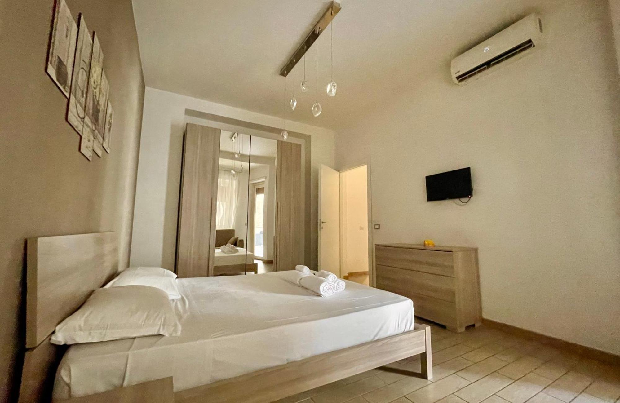 Domus Laterani By Jfm - Comfortable Apartment Big Terrace Colosseo Roma Esterno foto