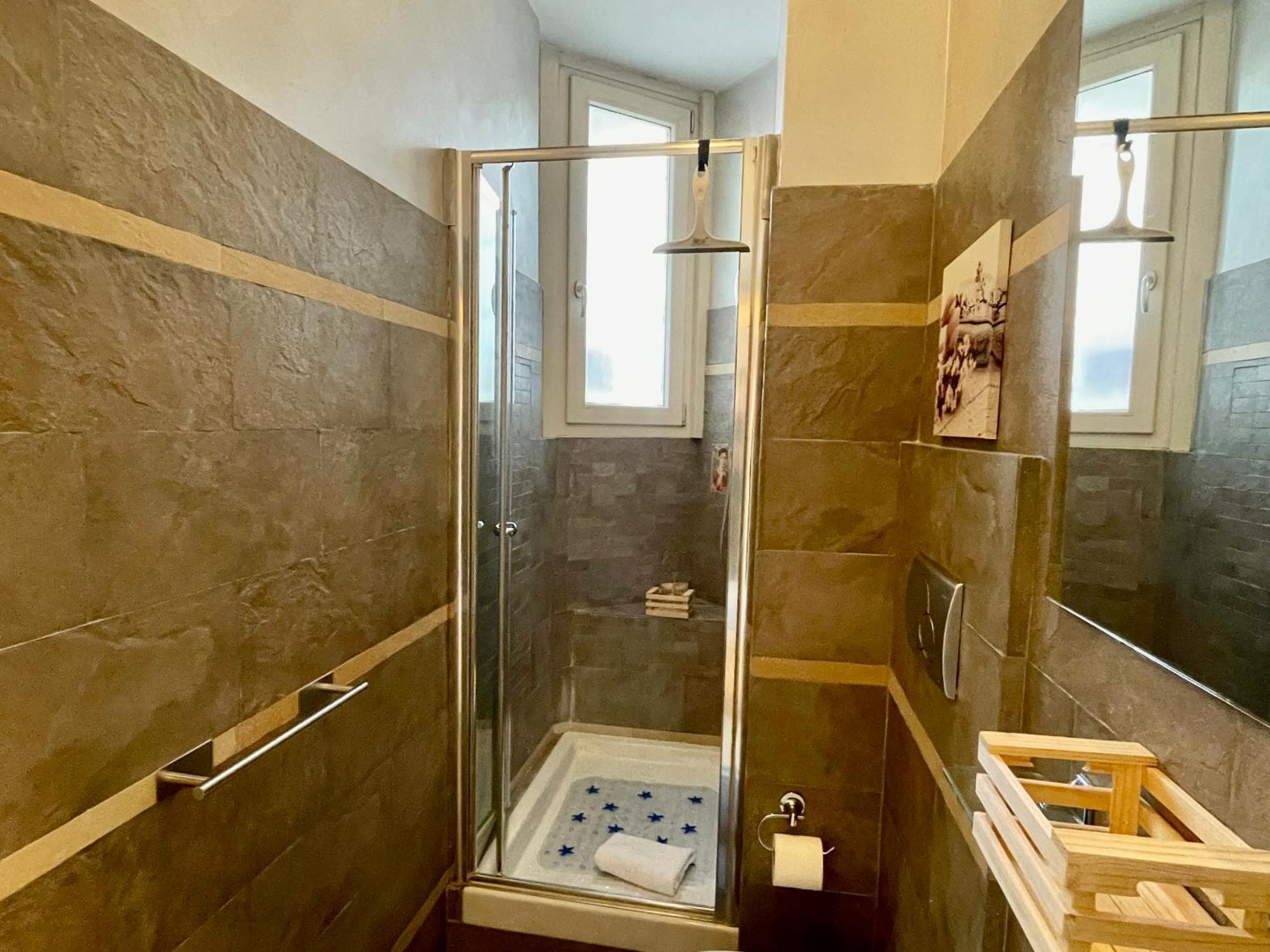 Domus Laterani By Jfm - Comfortable Apartment Big Terrace Colosseo Roma Esterno foto